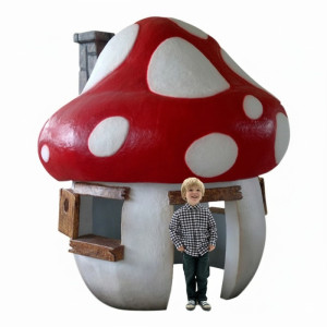 Magisk Svampstuga i Glasfiber | 250x240 cm Magisk Svampstuga i Glasfiber | 250x240 cm