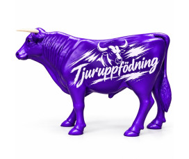 Reklamtjur 260 cm i Glasfiber – Lila tjurskulptur med enoen.se-logotyp