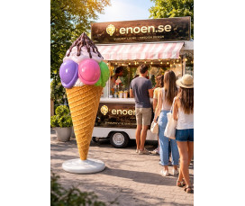 Gigantisk 3D Glassdisplay 3 Kulor & Chokladdripp (220 cm) – Reklamdisplay