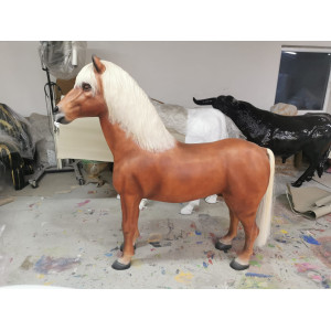 Islandshäst Skulptur Naturlig Storlek – 215 cm