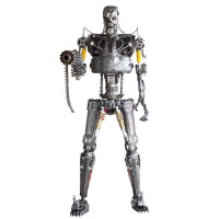Ikonisk Terminator T-800 Skulptur i Skrotkonst (2.2m)