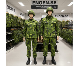 Robust Skyltdocka Herr i Plast – Okrossbar för Workwear & Militär